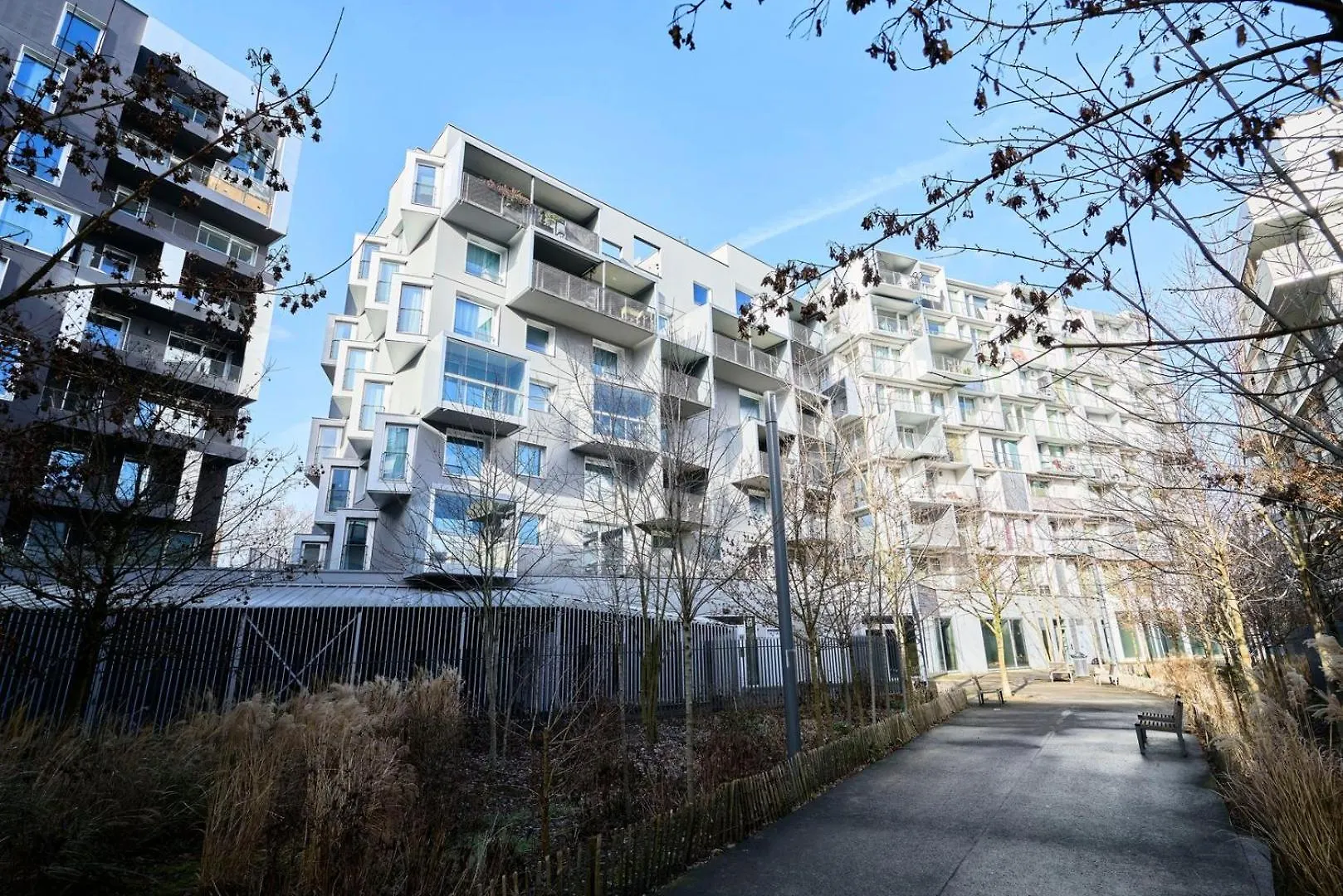 Appartement Proche Metro & 2 Balcons + Parking Rijsel 0*,